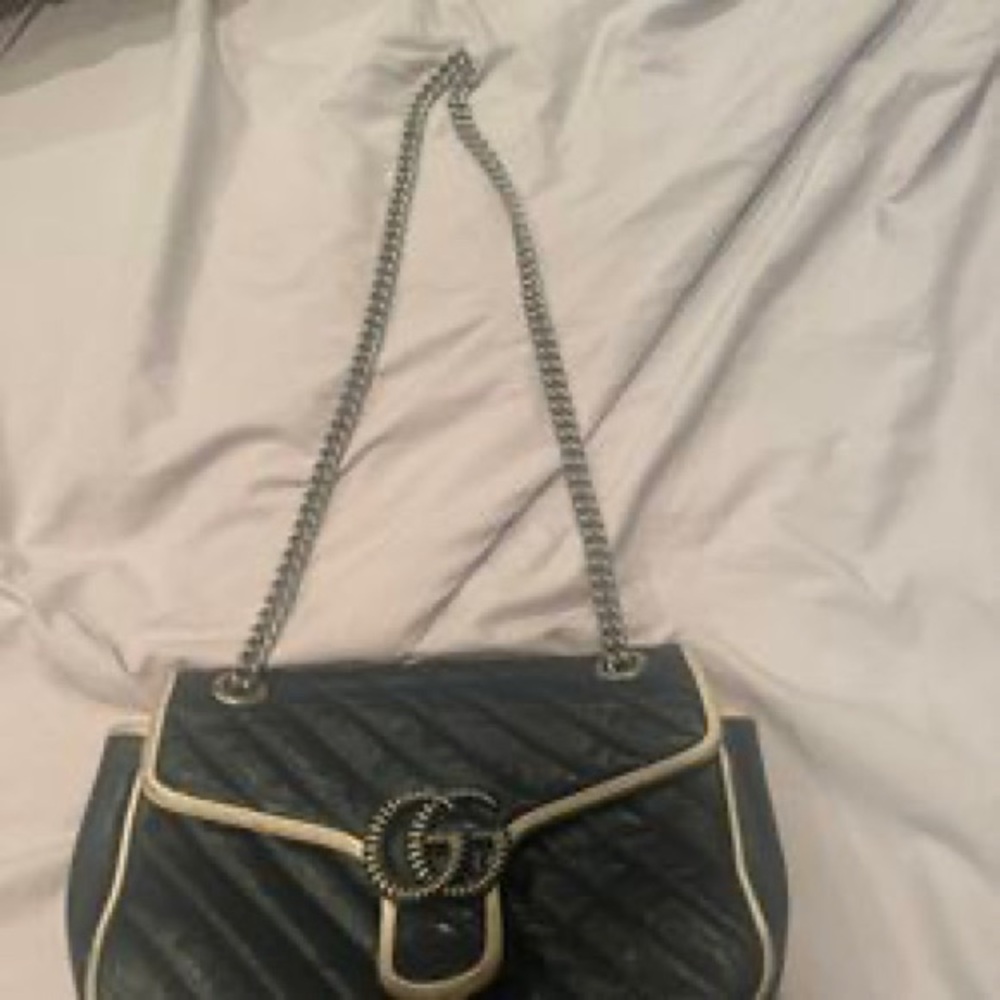 Authentic Gucci purse with matching wallet sold separately